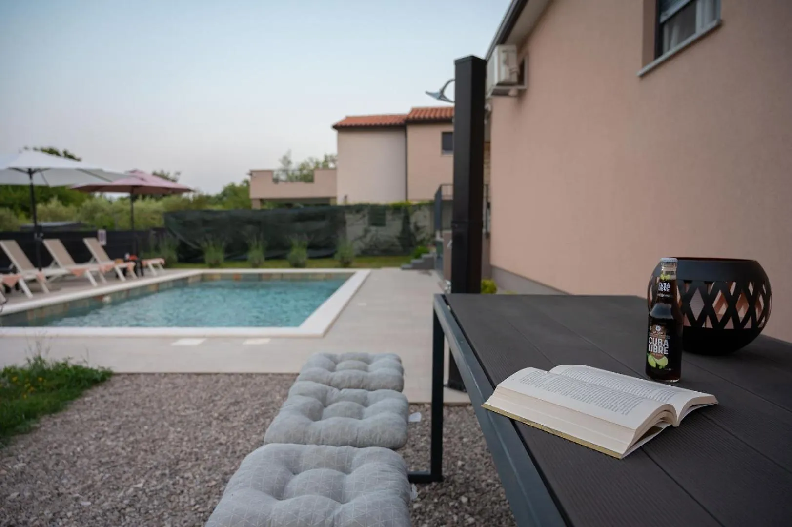 Дом отдыха Poolside Holiday House Лабин