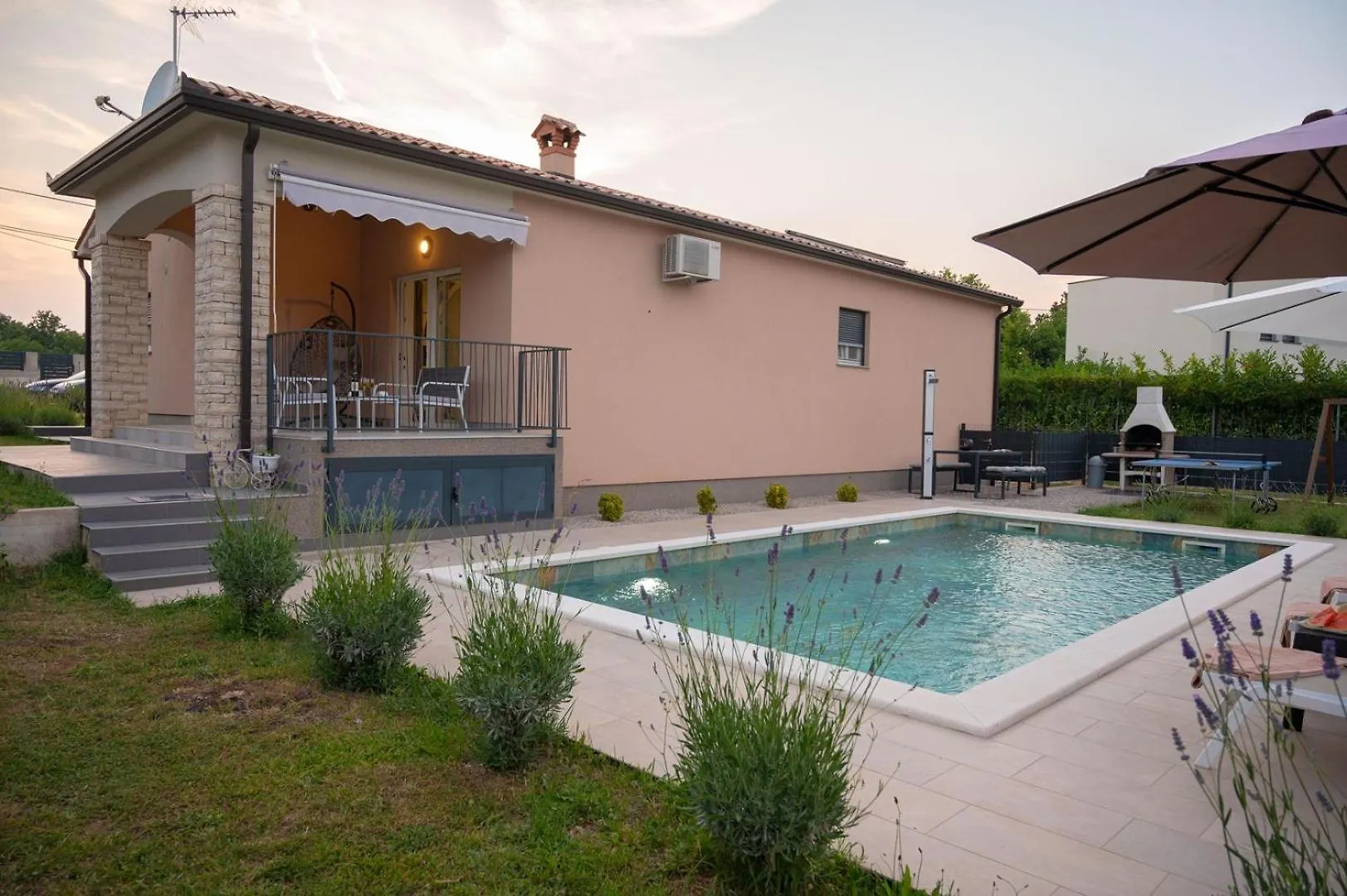 Poolside Holiday House Лабин 0*,  Хорватия