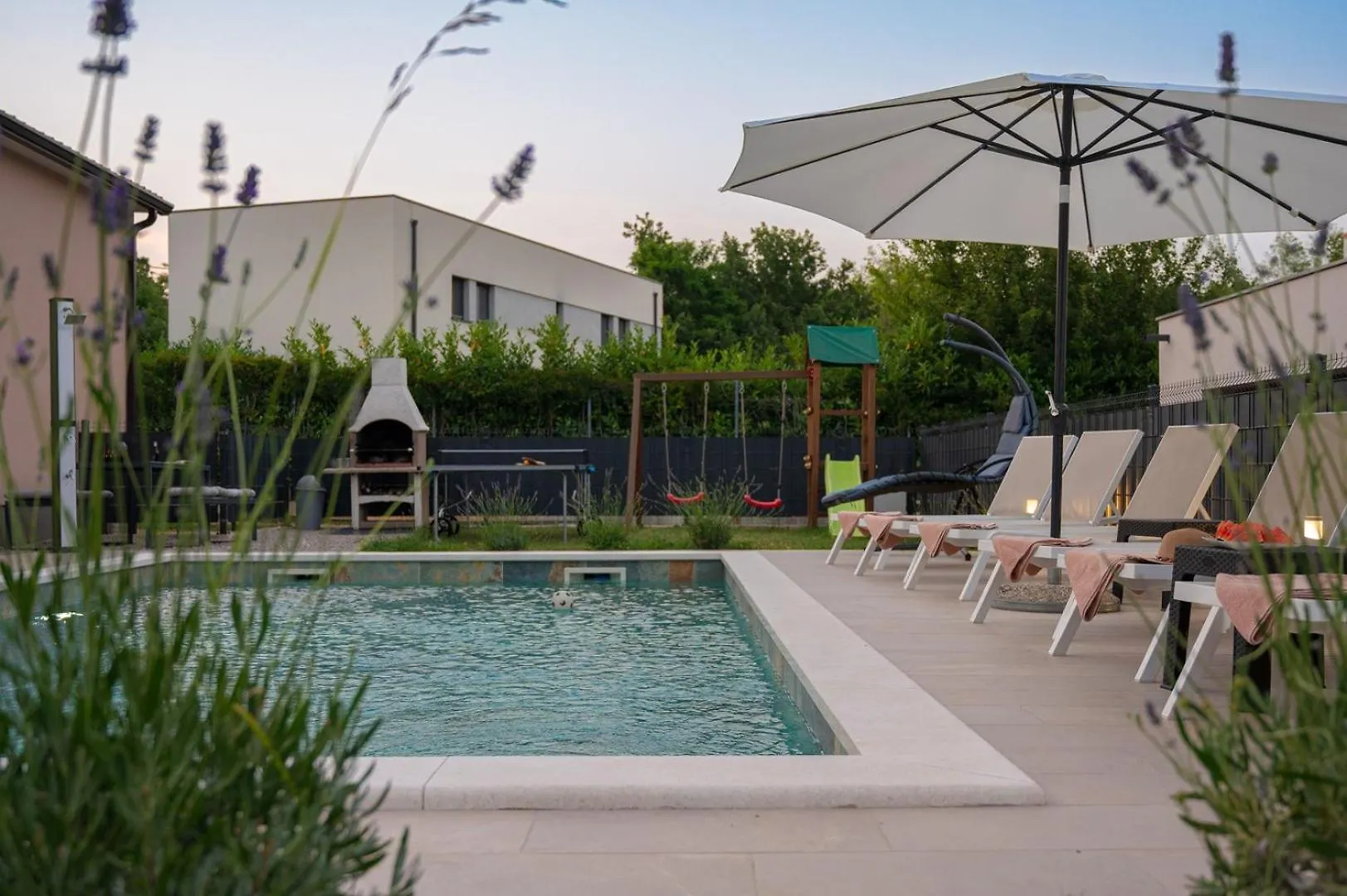 Poolside Holiday House Labin  Chorwacja
