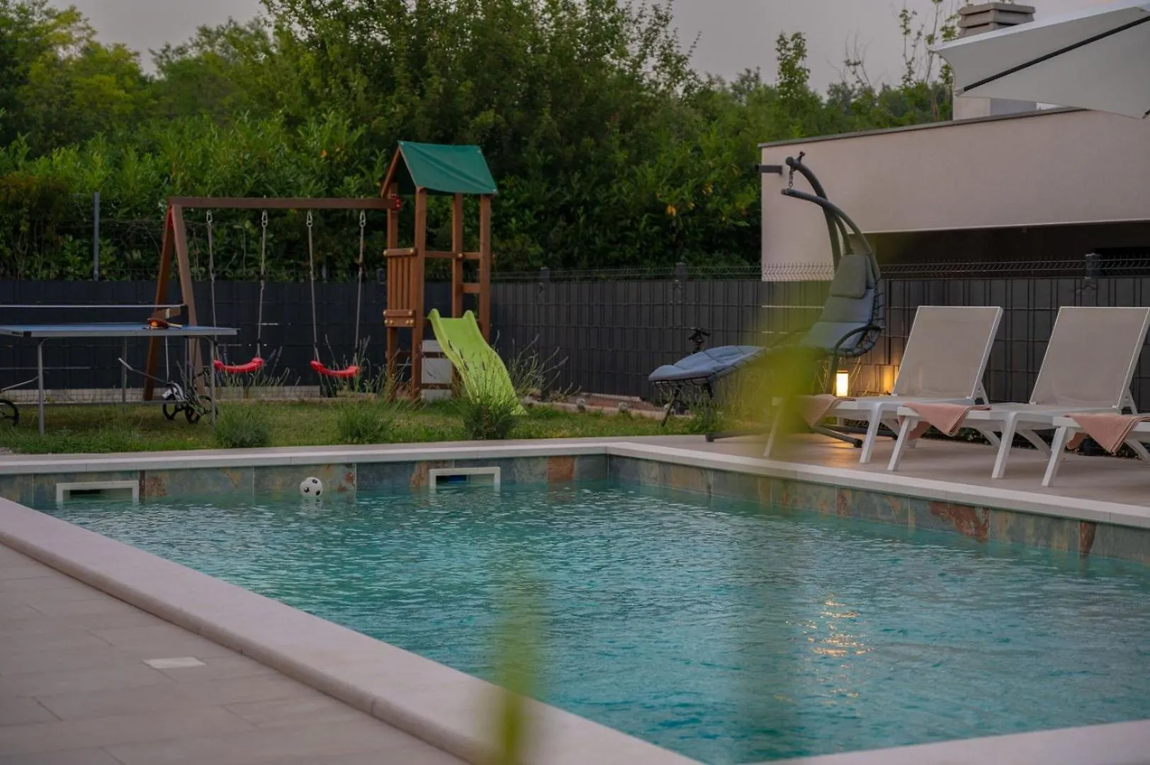 Poolside Holiday House Labin