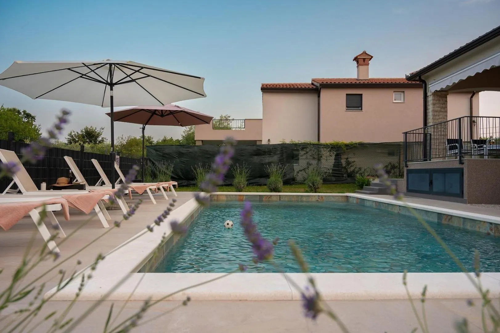 Poolside Holiday House Labin  Dom wakacyjny